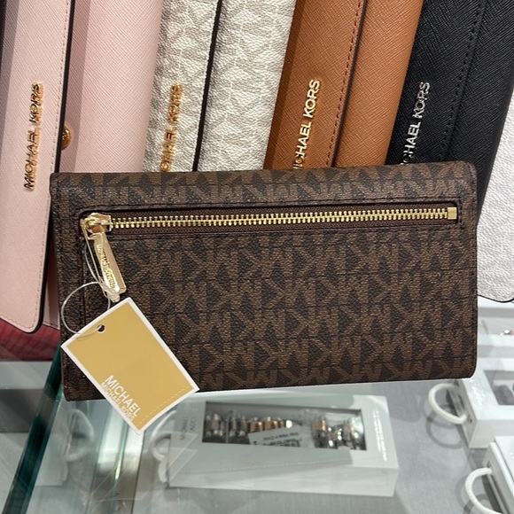 MICHAEL KORS JET SET TRV LARGE TRIFOLD Brown - Picture 10 of 16
